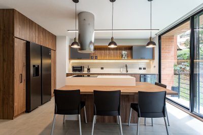 De keuken van nu draait op warmte en karakter